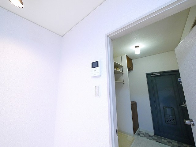 松谷ハイツのセキュリティ|モニター付きインターホン