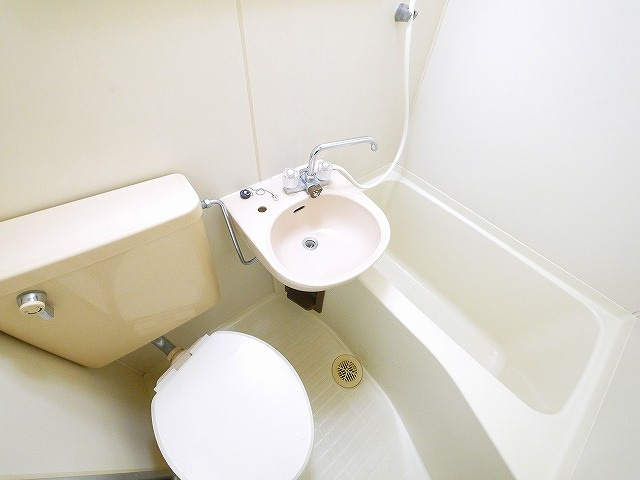 松谷ハイツの浴室|きれいなお風呂です