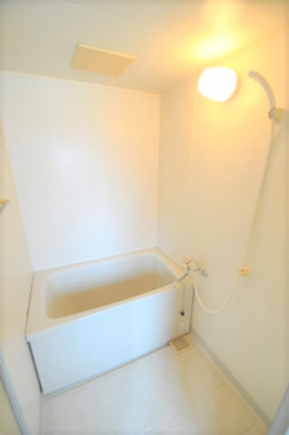 【浴室】 | リバーコーポ | 落ち着いた空間のお風呂です