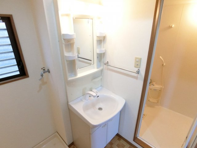 SNTハウスの独立洗面台