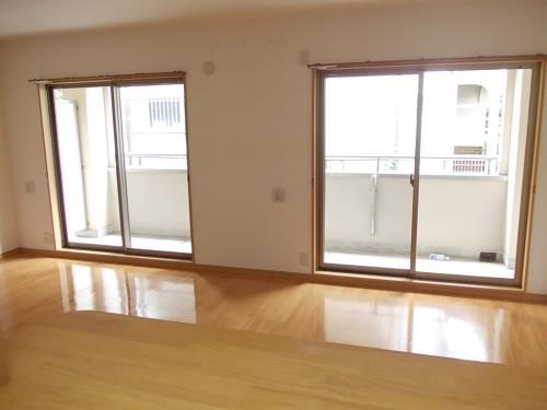 【居間・リビング】 | 伊豆の国市原木 一棟売りアパート ES02159 | 伊豆の国市原木　リビング一例