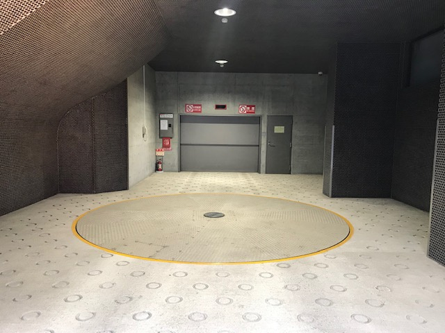 東京セントラル宮益坂上の駐車場