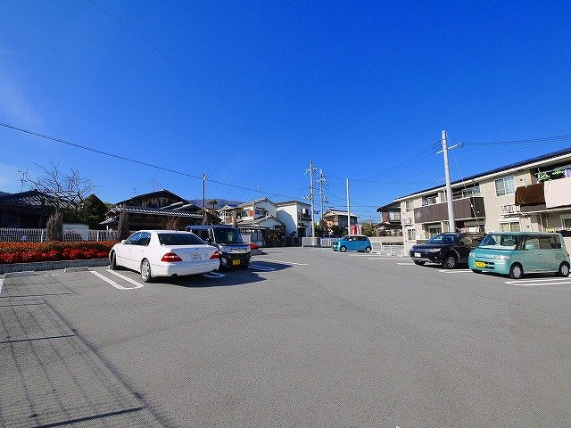 ガーデンハウスＭＵ　Ｂ棟の駐車場|カースペースがあります