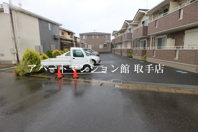 イーストヒルⅠの駐車場
