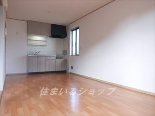 広島市安佐北区亀山１丁目のアパートの居間・リビング|明るい角部屋です！