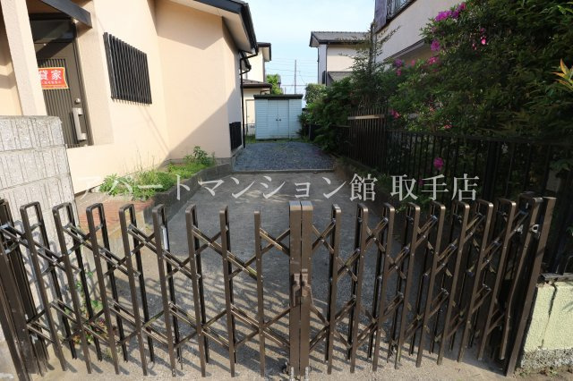 光風台1丁目鈴木貸家のエントランス