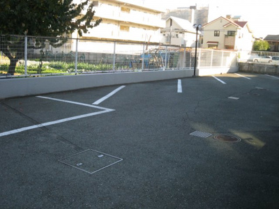 【その他共用部分】 | フローラルコート | 駐車場