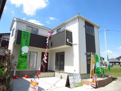 【外観】 | つくばみらい市紫峰ヶ丘 第16　1号棟クワイエ　 | 〇落ち着いた色合いとデザインできれいな外観、将来のメンテナンスにも配慮した形状です。