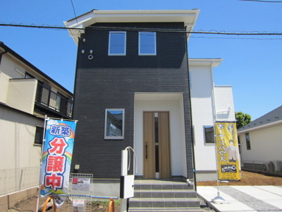 【外観】 | 牛久市上柏田４LDK・スタディカウンター・全居室６帖以上！ | ~周辺環境も合わせてご案内致します～☆駅・小学校・幼稚園・だけではなく、スーパーや商業施設も徒歩圏内♪小さなお子様がいるご家庭も安心して新生活をスタートできる住環境です♪閑静な住宅地でのびのび子育て♪