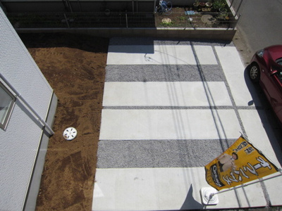 【駐車場】 | 牛久市上柏田４LDK・スタディカウンター・全居室６帖以上！ | カースペース2台可（車種による）並列駐車ができます♪毎日の事だから便利ですね