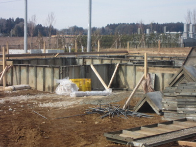 【外観】 | 阿見町よしわら 第3　1号棟　クワイエ地震の揺れを吸収する家 | ◆当日の急な見学も大丈夫です！ご見学予約はフリーダイヤル0120-89-6328まで♪『情報集収のための資料が欲しいお客様』はオレンジの『資料請求する（無料）』のボタンをクリックしてください♪