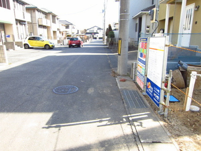 【前面道路含む現地写真】 | 龍ヶ崎市松ヶ丘3丁目3期　1号棟　ブルーミングガーデン | ◆『売ったり買ったり・住宅ローンのご相談・地域の情報・不動産に関すること』は、不動産のプロフェッショナル・センチュリー２１《大上エステート♪》へ！