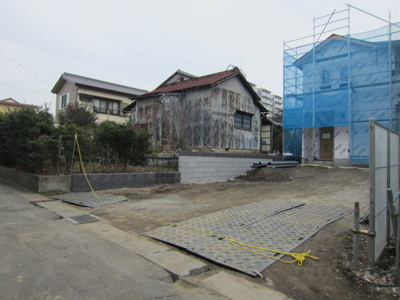 【前面道路含む現地写真】 | 土浦市大町４LDK・インナーバルコニー・全居室６帖以上！ | ◆『売ったり買ったり・住宅ローンのご相談・地域の情報・不動産に関すること』は、不動産のプロフェッショナル・センチュリー２１《大上エステート♪》へ！