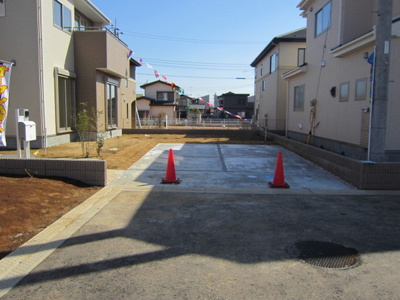 【前面道路含む現地写真】 | 阿見町阿見1期　3号棟　LiveleGardenS　 | 広ーい6Ｍ公道!(^^)!