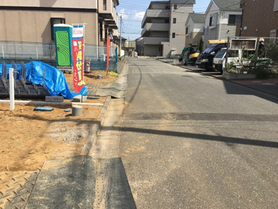 【前面道路含む現地写真】 | つくば市桜1期　2号棟　和モダン仕様 | ◆もっともっと♪周辺の情報が知りたい・内外装の写真が見たい等、お問合わせを頂ければ即日に対応致します。大上エステート・フリーダイアル【０１２０－89－6328】までお問合わせください。