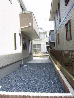 【駐車場】 | 取手市東 第3　2号棟　限定特典 | カースペースは２台駐車可能です♪セカンドカーやお友達を呼ぶときに便利なので車好きのパパやママにも嬉しいですね♪