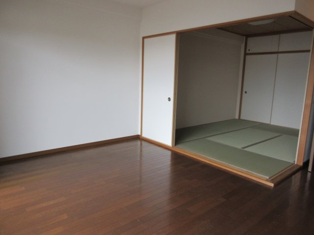 レジオン淡路の和室