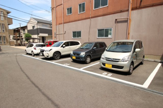 【駐車場】