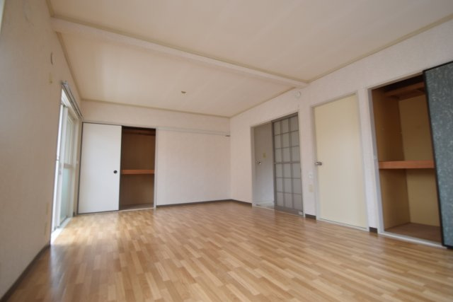 飛の台ハイツＡ・Ｂ棟の寝室