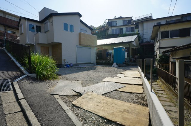 保土ヶ谷区峰岡町1丁目　新築戸建【成約】の外観|相鉄線「星川」駅徒歩約10分、閑静な住宅街に立地しています。