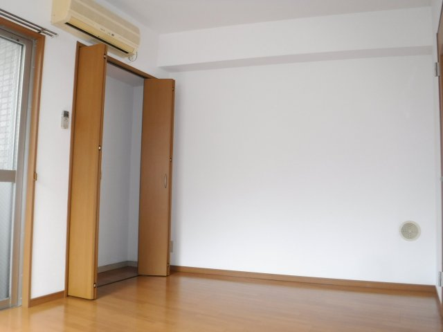 シャルム住吉の寝室
