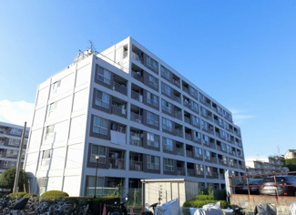 【外観】 | 7階部分、東南・南西角部屋、大型ルーフバルコニー付と日当たり・通風良好です♪