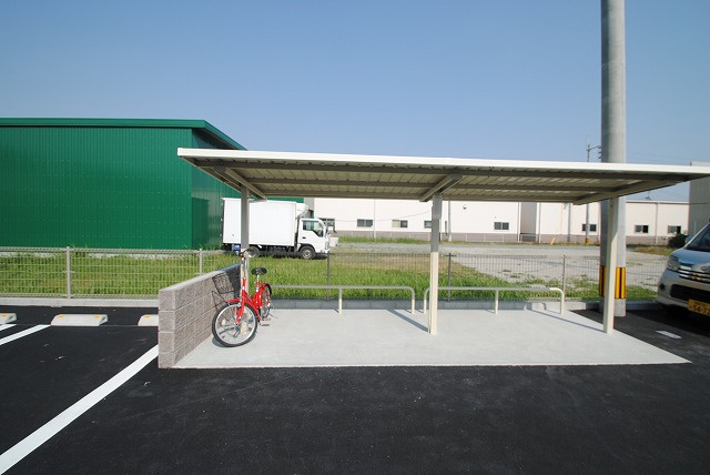 オッツ梅満の駐車場