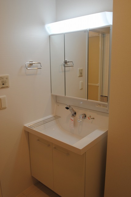 オッツ梅満の独立洗面台