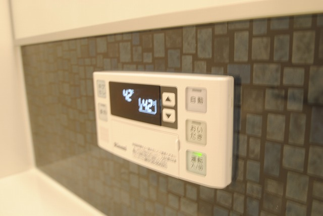 オッツ梅満の浴室|浴室給湯パネル