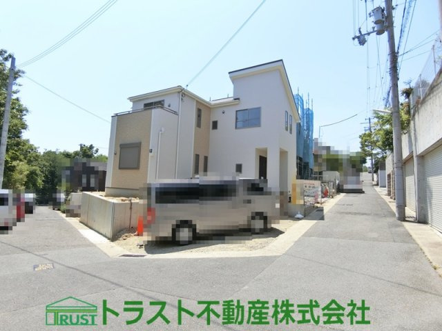 神戸垂水区多聞台5期　2号棟の前面道路含む現地写真