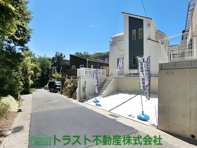 神戸垂水区多聞台5期　3号棟の前面道路含む現地写真