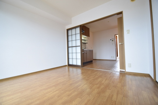 レジデンスヒルトップⅤの寝室|閑静な住宅街です
