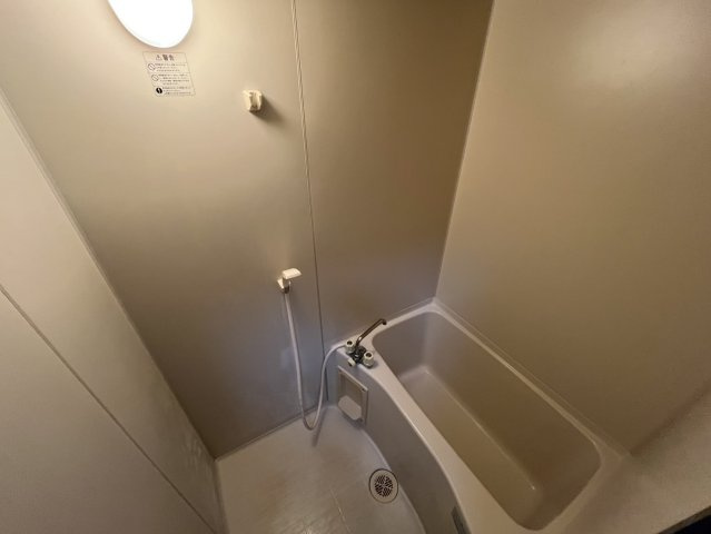 尼崎市上坂部３丁目のアパートの浴室