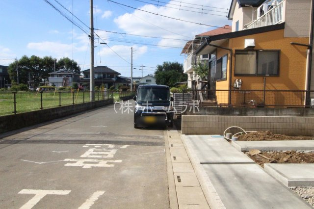 【新築】坂戸市石井新築住宅 全5棟 1号棟の前面道路含む現地写真|前面道路含む現地写真です