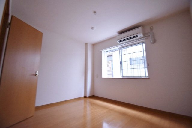 ウィステリアⅢの居間・リビング|保証人・保証会社不要