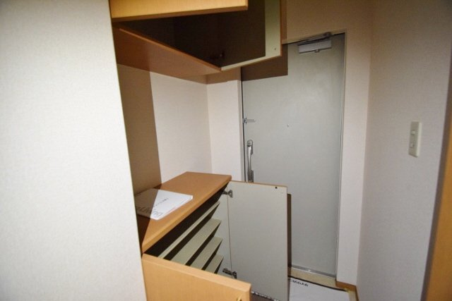 ウィステリアⅢの玄関|下駄箱