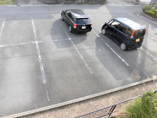 みやびハウスの駐車場