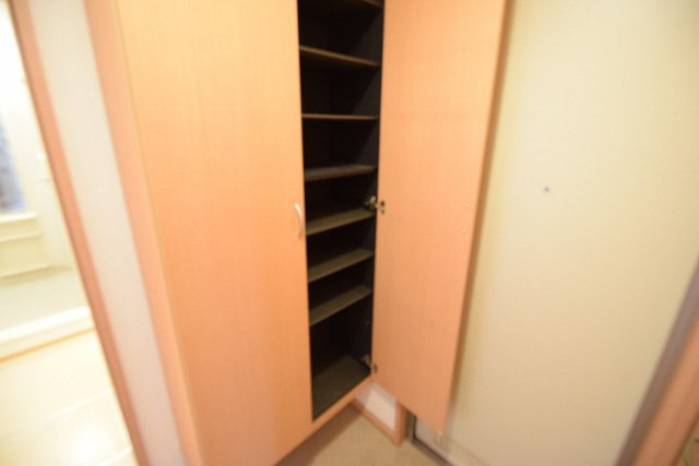 スプレールコートの玄関|下駄箱完備