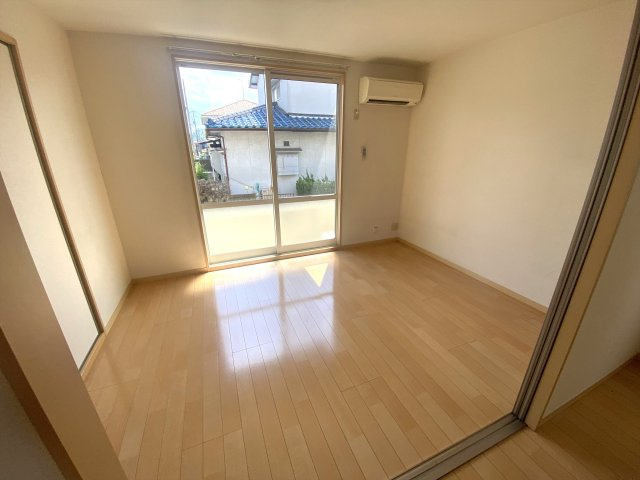 シャーメゾンマルニの洋室