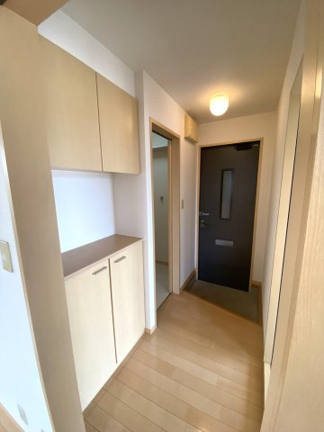 シャーメゾンマルニの玄関