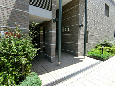 【エントランス】 | VILLE NEUVE南森町（ヴィルヌーヴ）