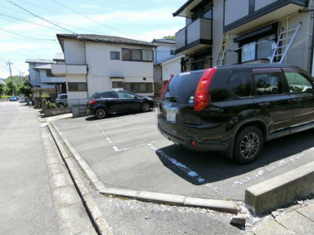 ウェーブの駐車場