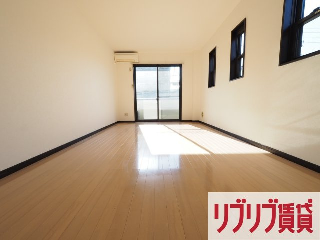 ELEGANTE HILLS(エレガンテ ヒルズ)の居間・リビング