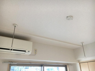 【設備】 | ブーゲンビリア | 洋室5.6帖にある室内物干しです！雨の日やお出掛け時の室内干しにとても便利☆花粉や梅雨の時期に重宝しますね♪