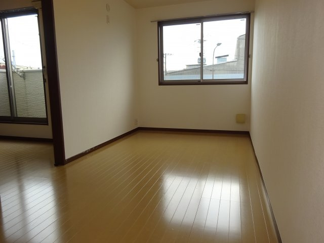 ステラート中央の洋室
