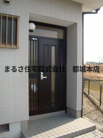 前田鈴子貸家の玄関