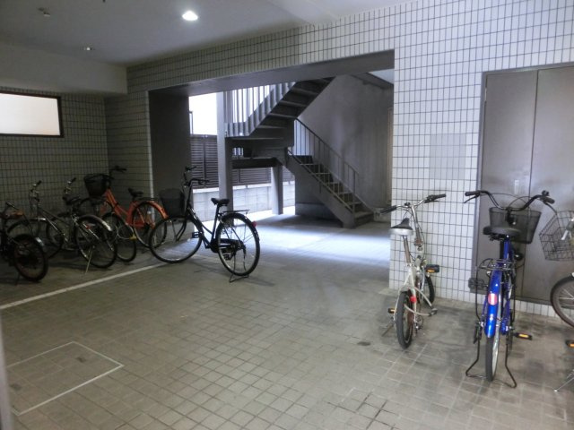 サンライズ難波の駐車場