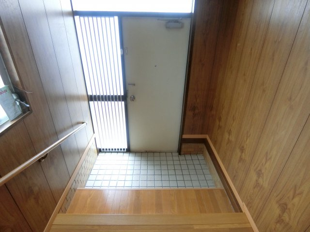 須賀一戸建の玄関