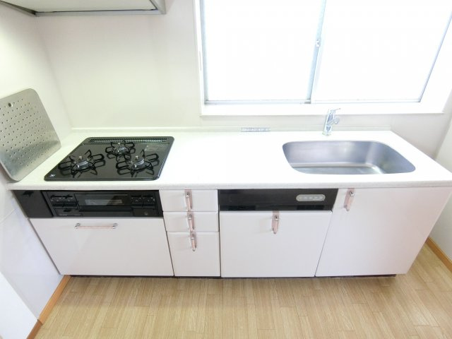 須賀一戸建のキッチン