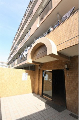 【エントランス】 | ホーユウパレス小机 | ホーユウパレス小机　　　日勤で管理人さんがいらっしゃいますので、共用部も大変きれいです。